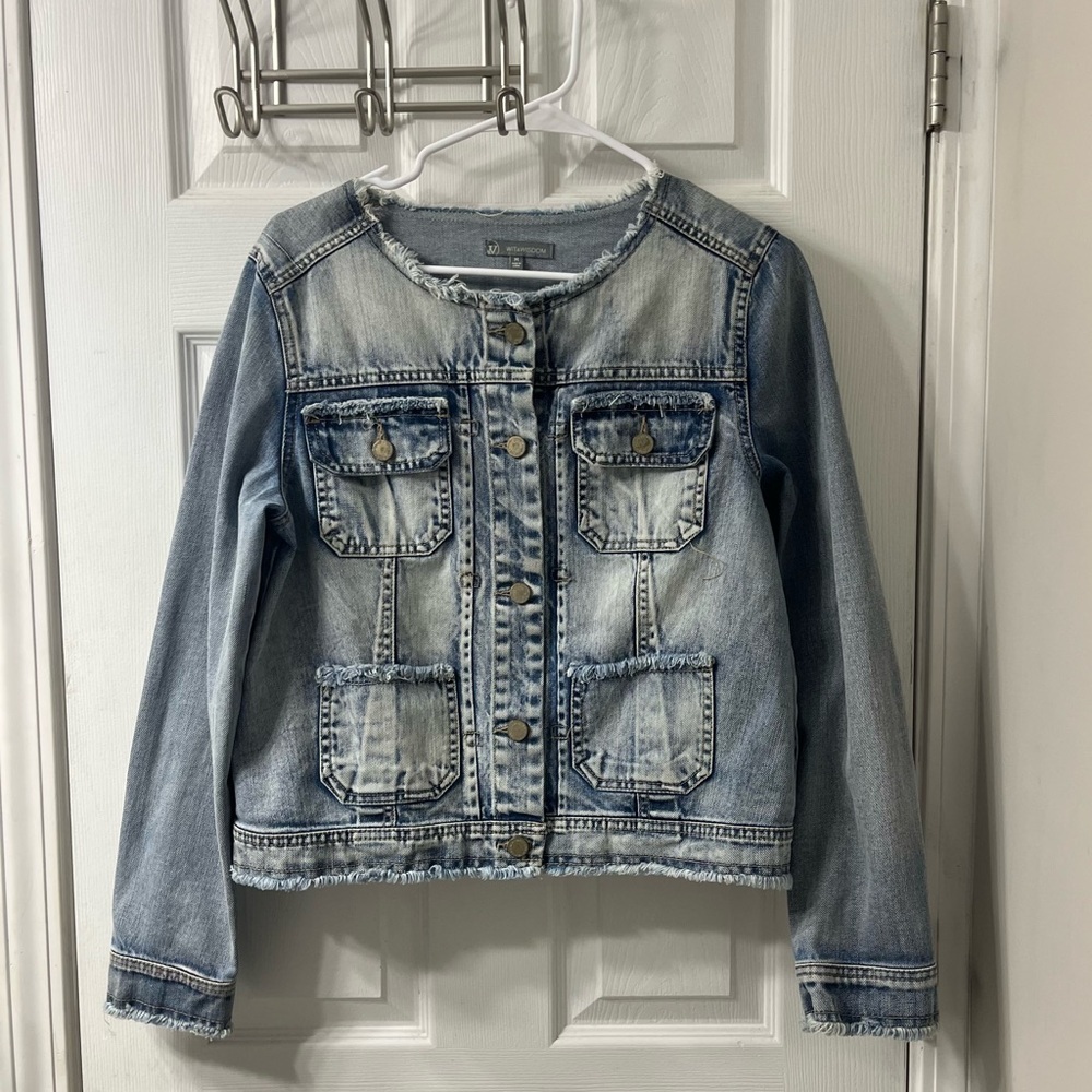 Wit and Wisdom women’s light washed frayed detail denim jacket